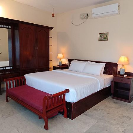 Hill View Beach Resort Varkala Esterno foto