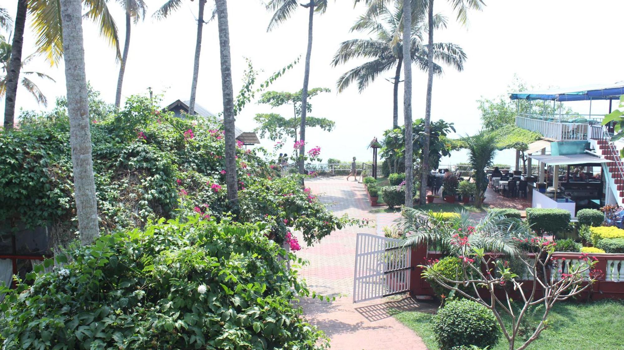 Hill View Beach Resort Varkala Esterno foto