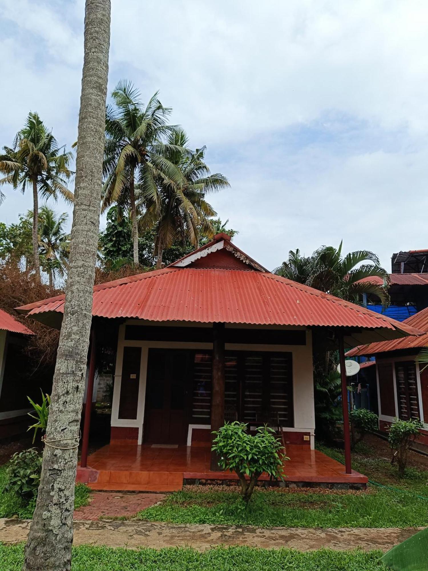 Hill View Beach Resort Varkala Esterno foto