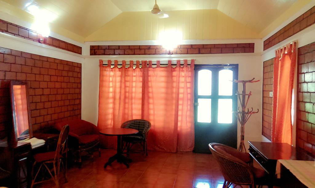 Hill View Beach Resort Varkala Esterno foto