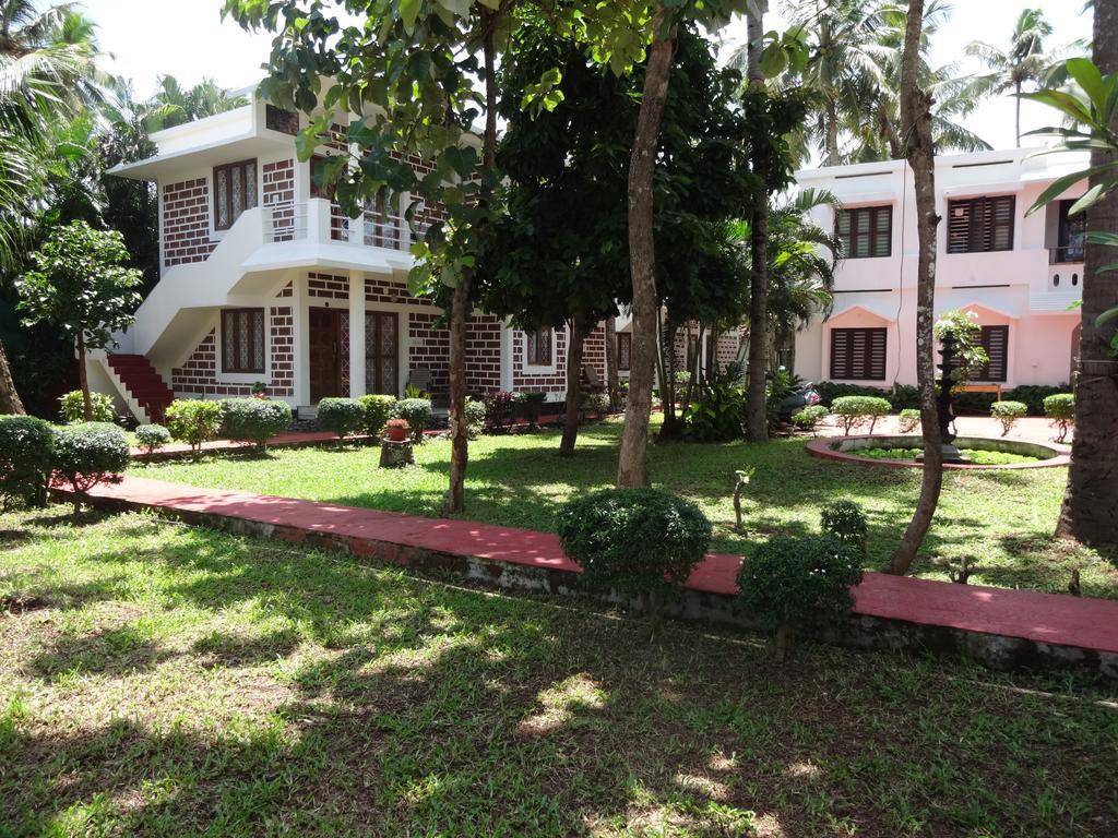 Hill View Beach Resort Varkala Esterno foto