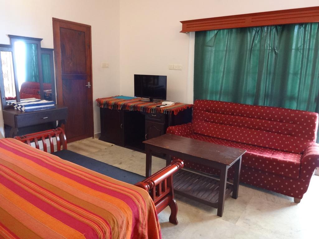 Hill View Beach Resort Varkala Esterno foto
