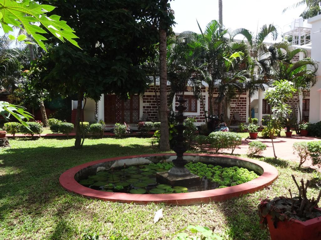 Hill View Beach Resort Varkala Esterno foto